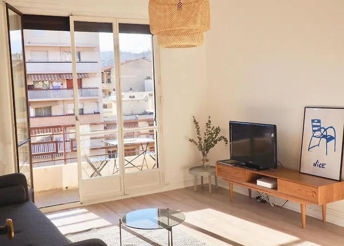 Appartement Proche De Liberation Avec Balcon Ensoleille